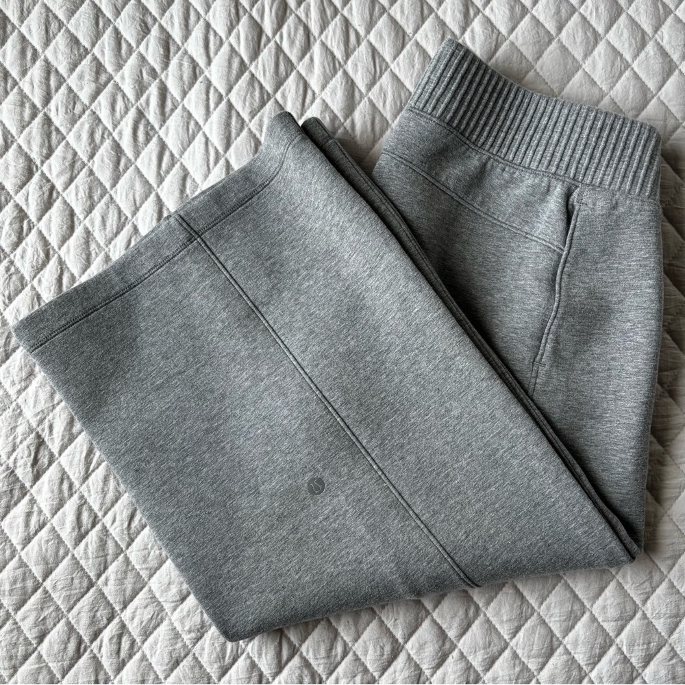 Lululemon Athletica New Form Cropped Pants - Picture 4 of 10